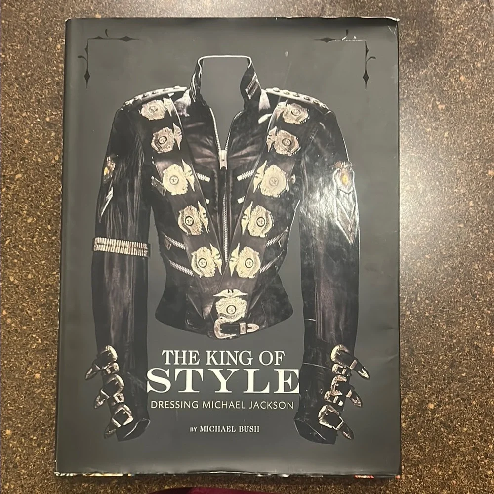 The King of Style Dressing Michael Jackson Coffee Table Book - Picture 1 of 13